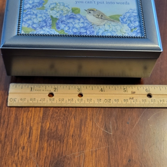 MUSICAL JEWELRY BOX. - Picture 5 of 8